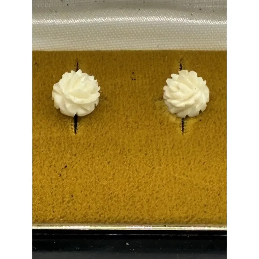 Vintage Hawaii Carved White Rose Stud Earrings Abe Jewelers Honolulu With Box